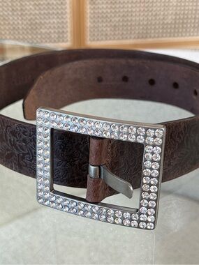 Guess Rhinestone Brown Leather Belt, Crystal Square Buckle Western Embossing Med
